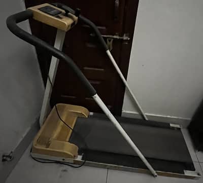 treadmill in good and working condition