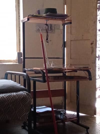 COMPUTER AND TV TROLLY