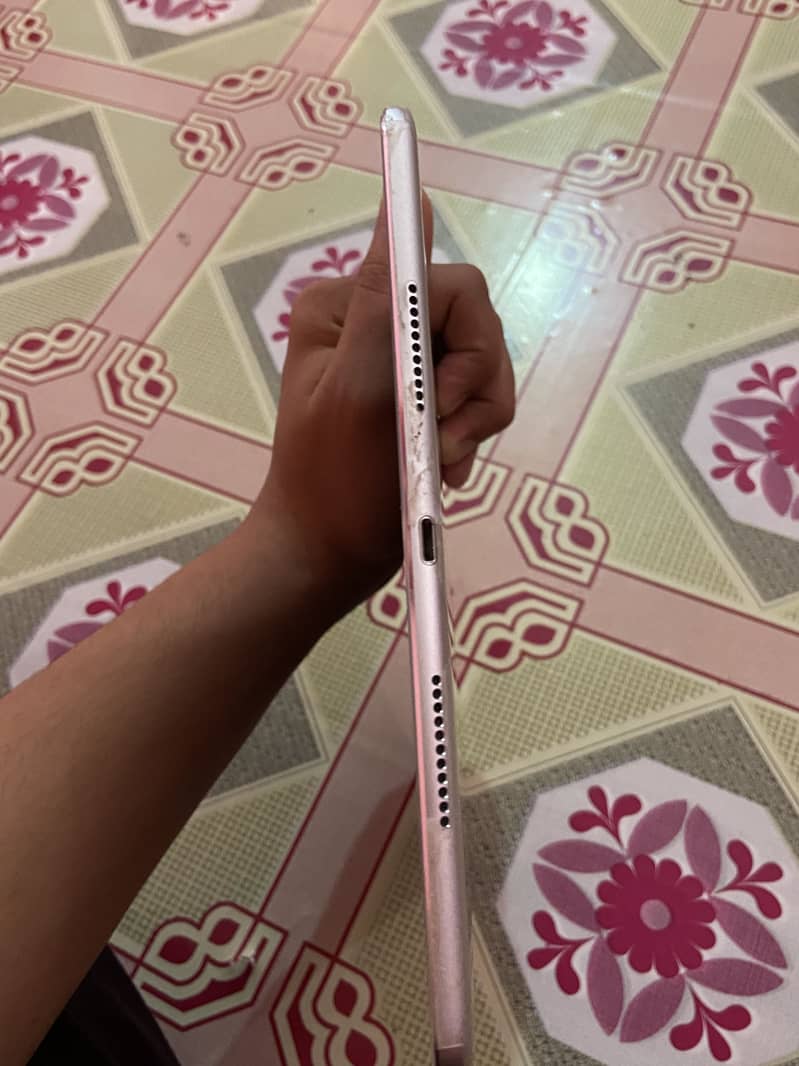 iPad Pro 10.5- inch display 1