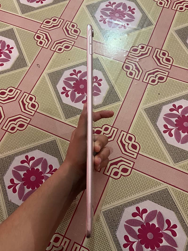 iPad Pro 10.5- inch display 6