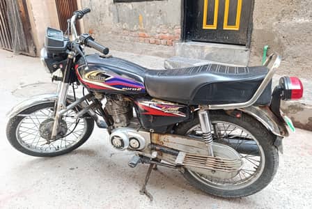 Black United 125