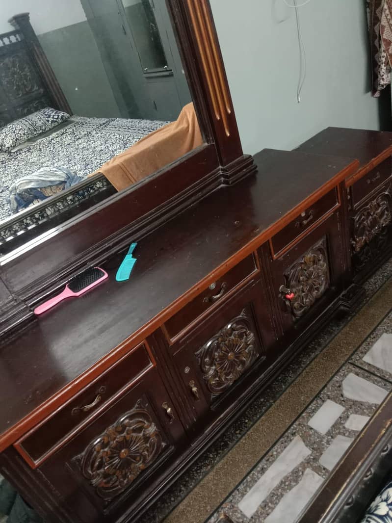 Dressing Table 0