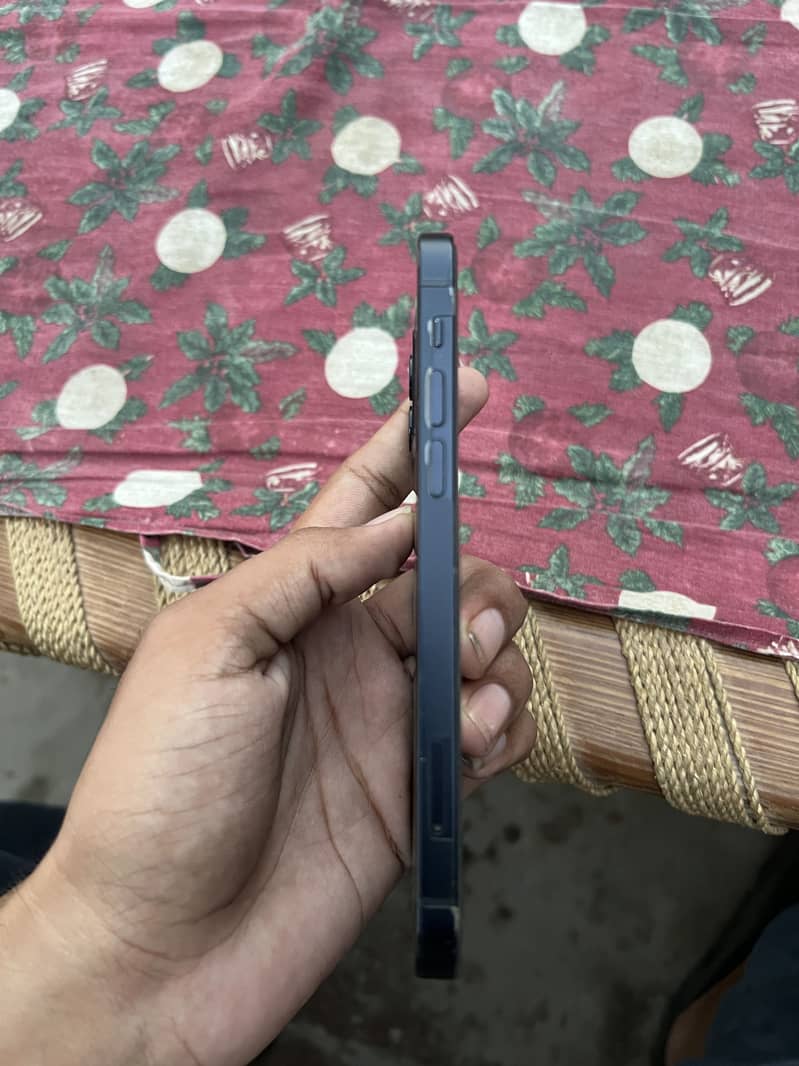 Apple iPhone 12 5