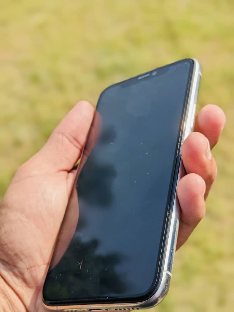 iPhone 11 Pro 5