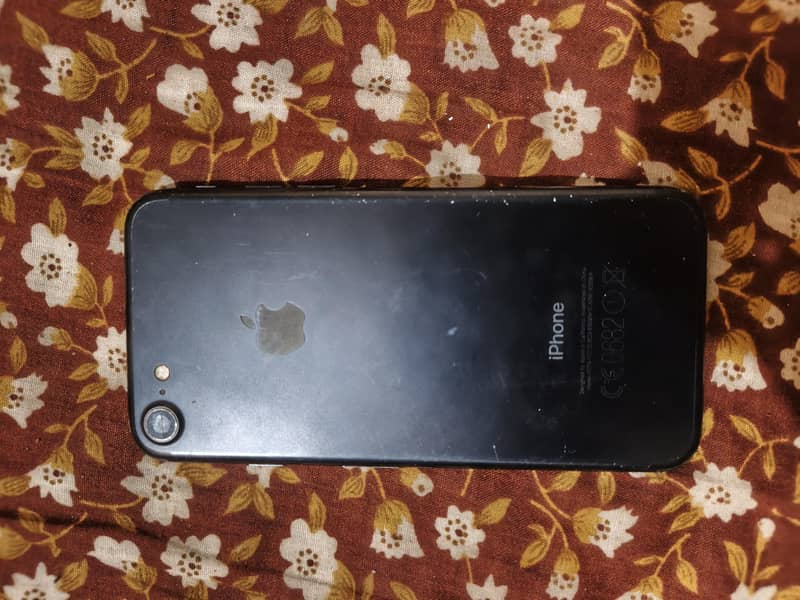 Apple iPhone 7 3