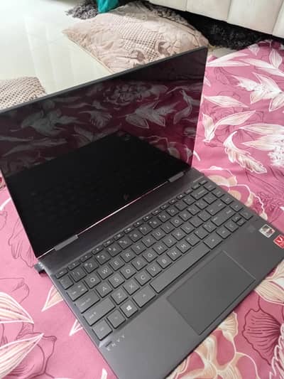 Hp Envy x360 Ryzen 5 8GB convertible laptop