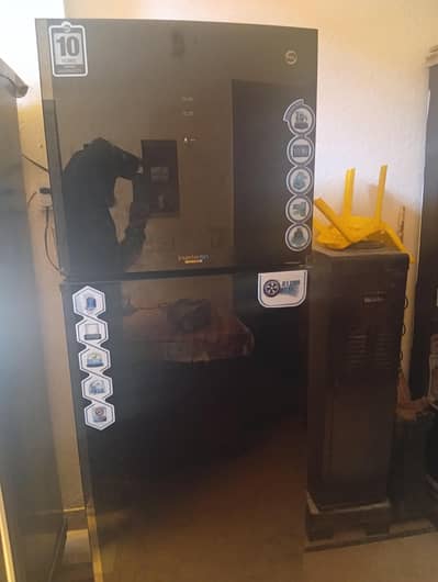 Pel Inverter refrigerator
