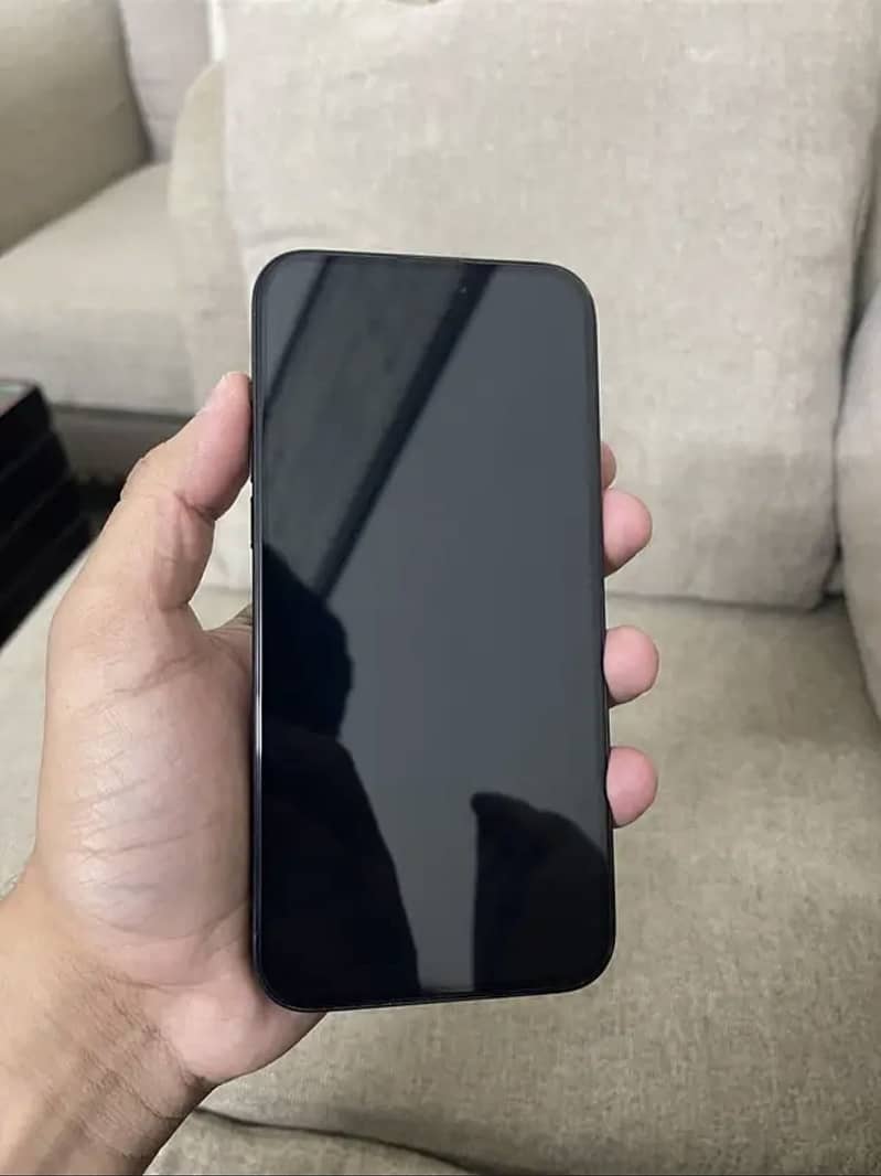 Apple iPhone 15 Pro Max 1