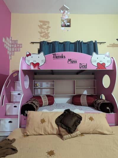 triple bed with stairs