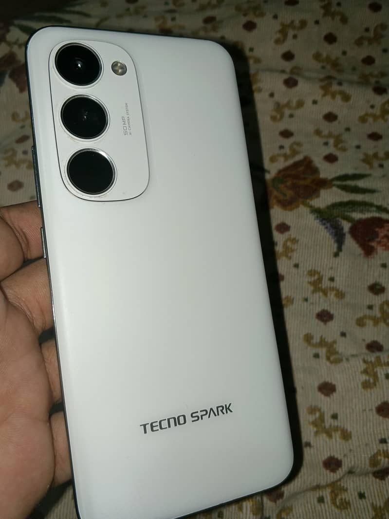 Tecno spark 40pro plus 0
