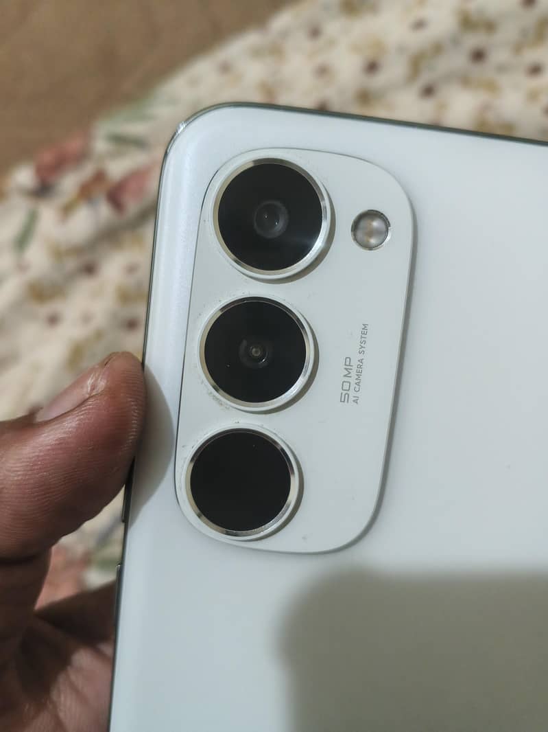 Tecno spark 40pro plus 5