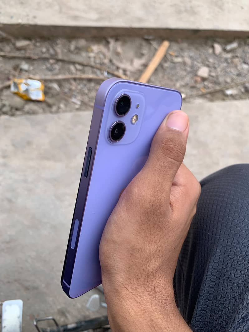 Apple iPhone 12 2