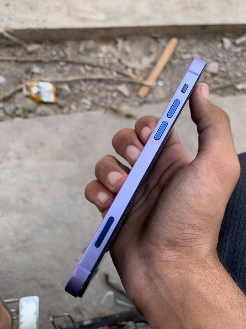 Apple iPhone 12 3