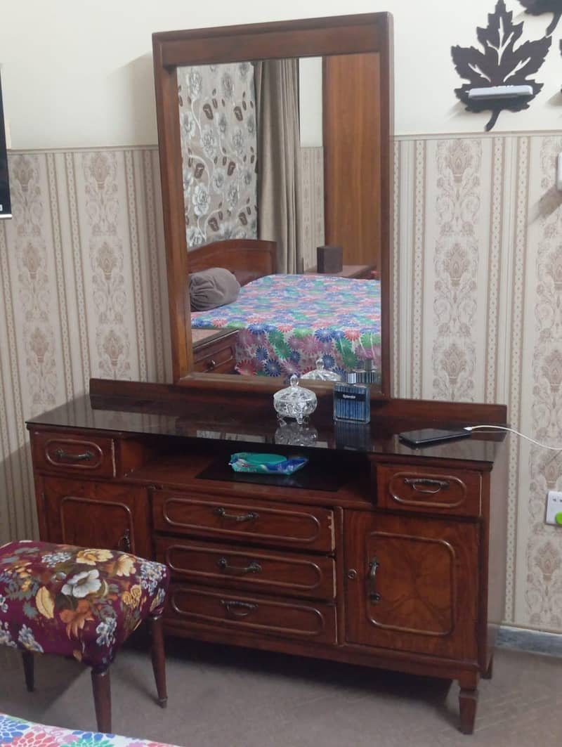 Bed, Dressing, Side Tables 1