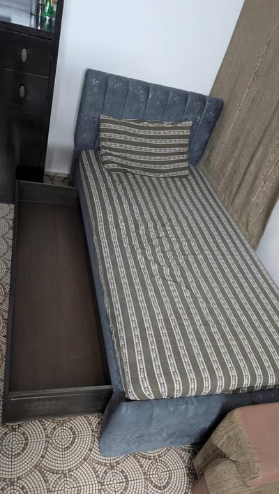 2 Single beds