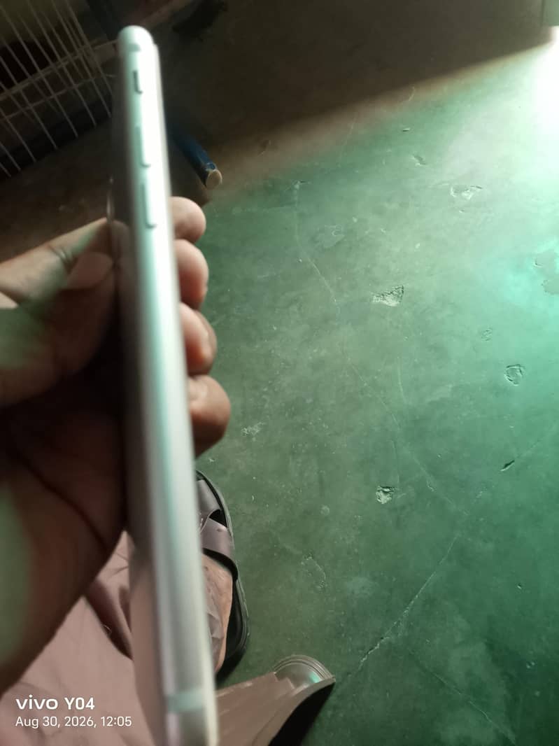 Apple iPhone 7 2