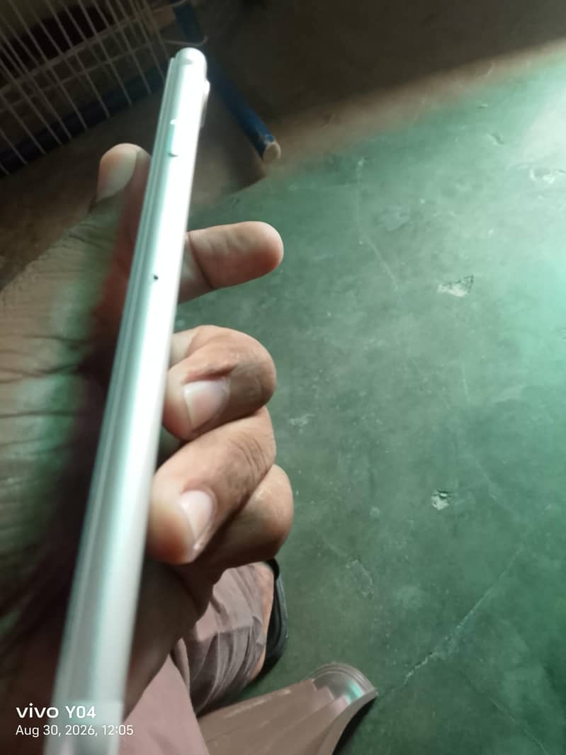 Apple iPhone 7 3