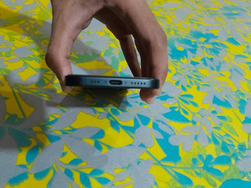 Apple iPhone 15 10