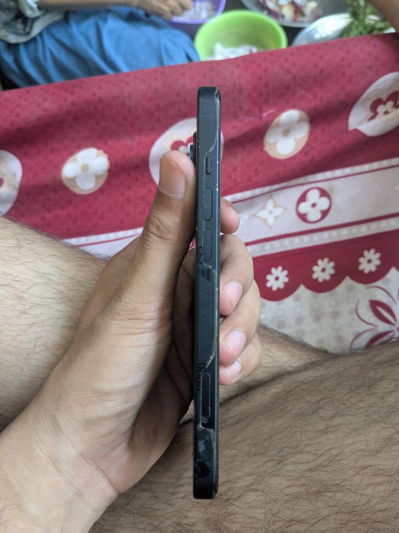 Apple iPhone 13 1