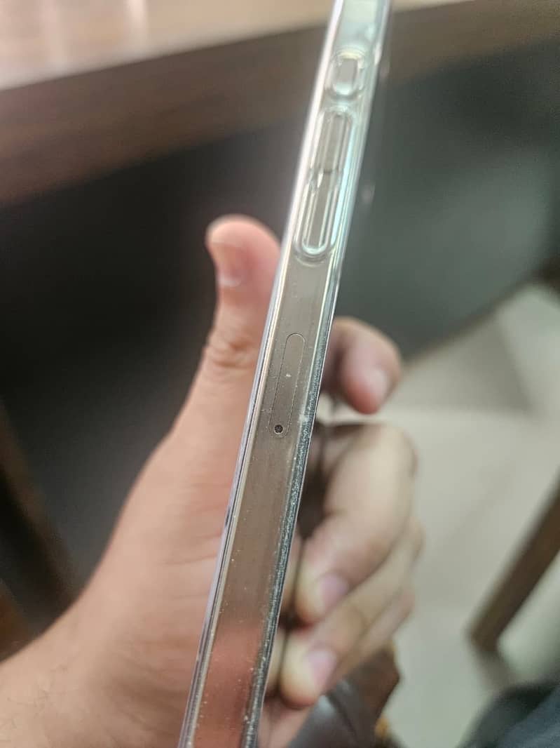 Apple iPhone 16 Pro Max 1