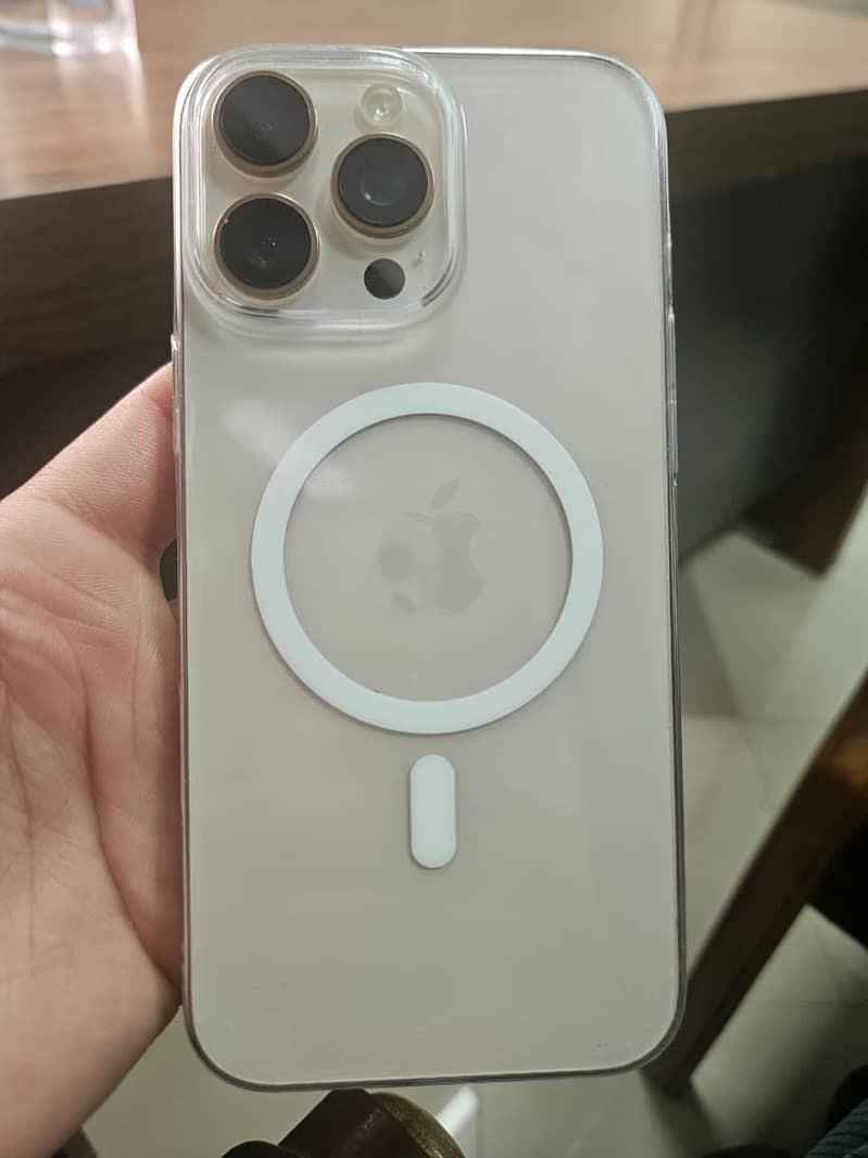 Apple iPhone 16 Pro Max 2