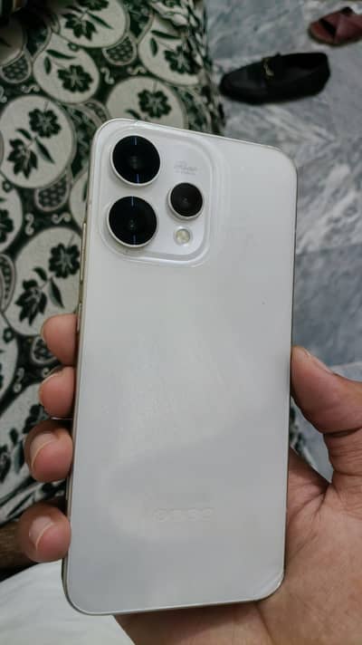 OPPO Reno 15