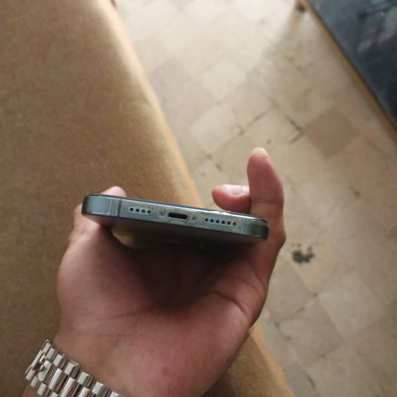 Apple iPhone 13 Pro Max 5