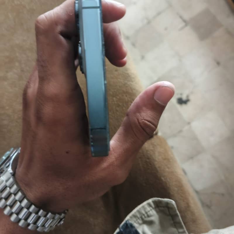 Apple iPhone 13 Pro Max 6