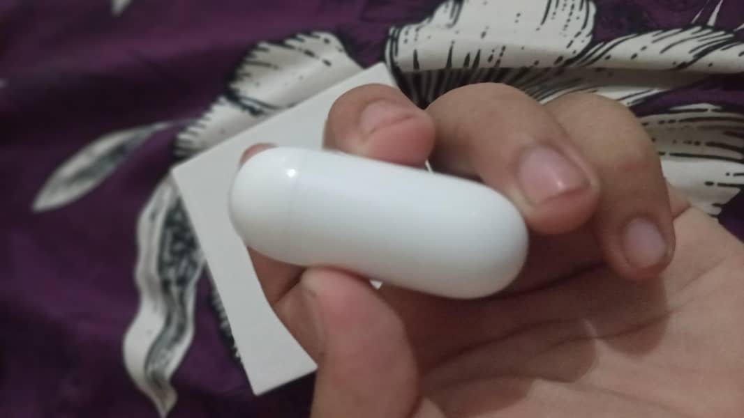Apple airpods second generation 3