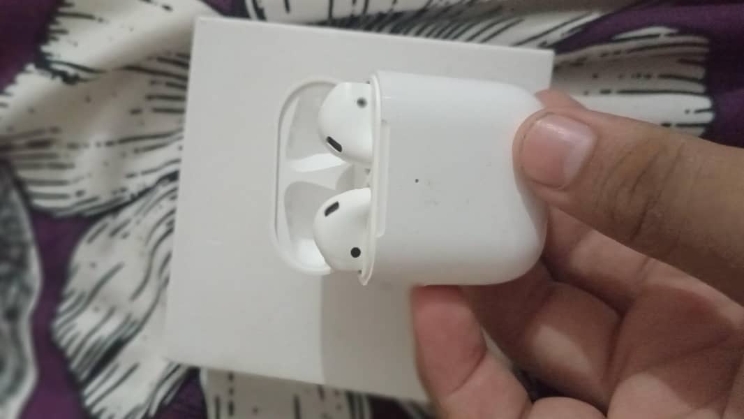 Apple airpods second generation 5