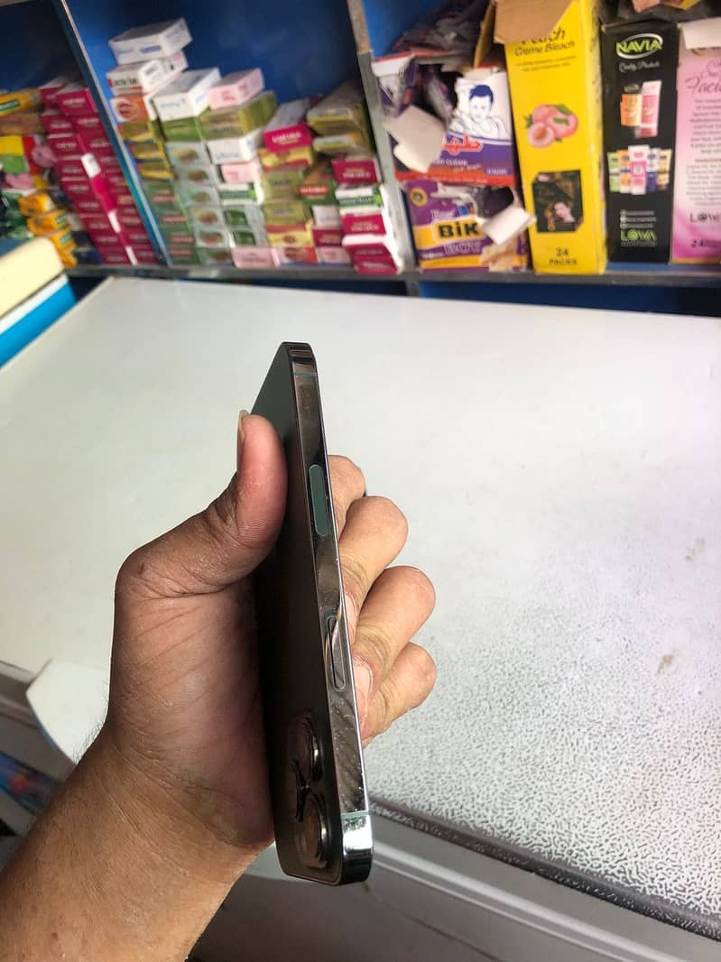 Apple iPhone 13 Pro 1
