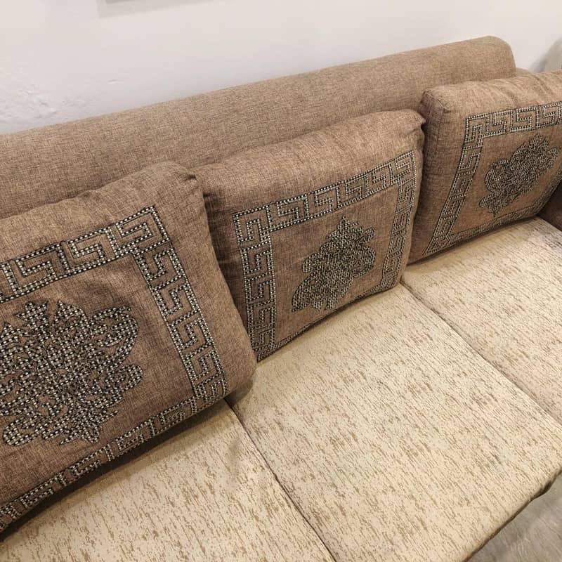 6 seater sofa set with table 2