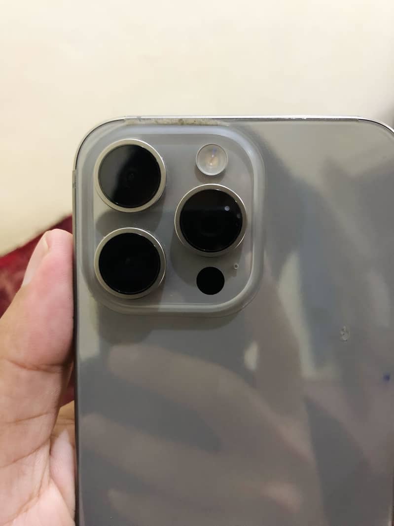 Apple iPhone 15 Pro Max 1