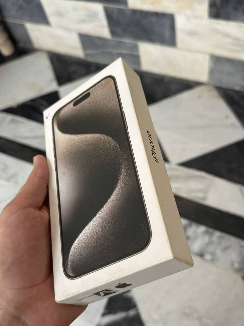 Apple iPhone 15 Pro Max 5