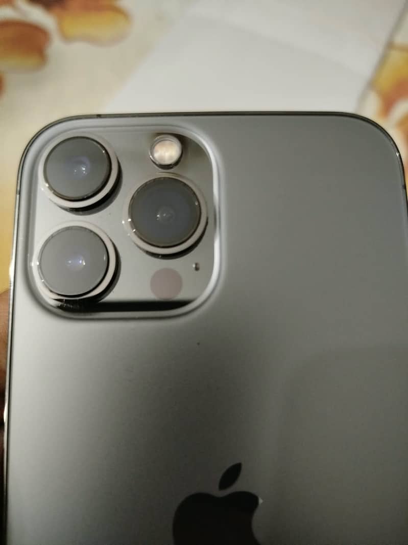 Apple iPhone 13 Pro Max 3