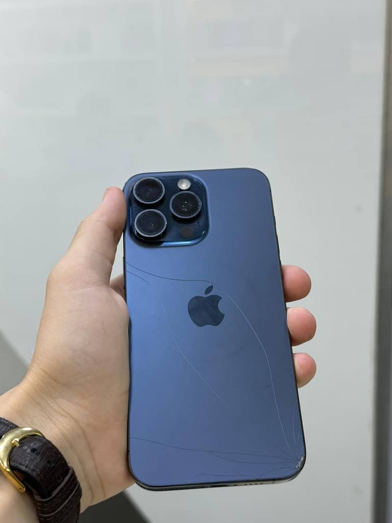 Apple iPhone 15 Pro Max 0