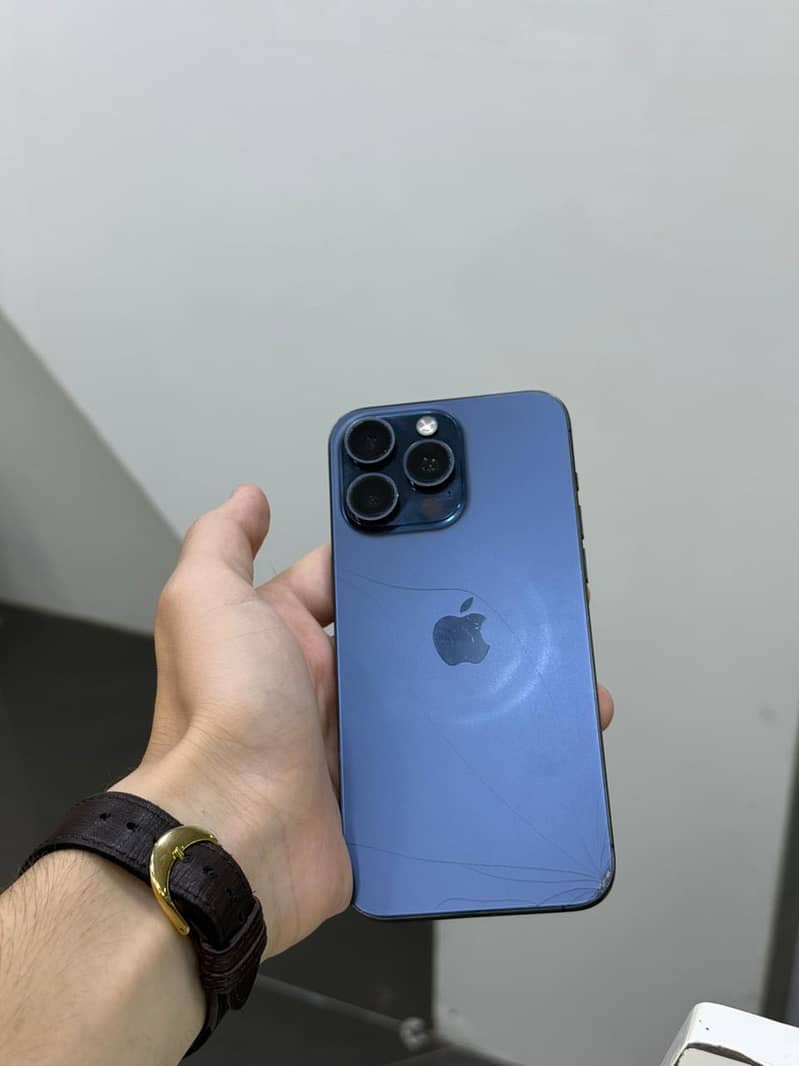 Apple iPhone 15 Pro Max 1