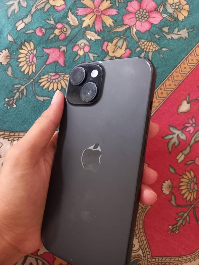 Apple iPhone 15 4