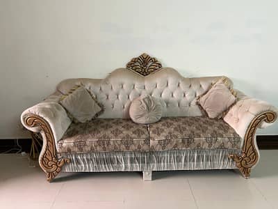 Elegant Royal/Classic Carved Sofa Set – 7 Seater