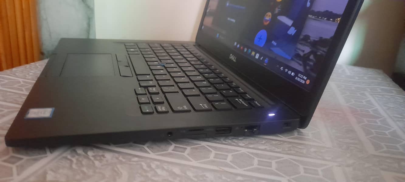 LAPTOP 4