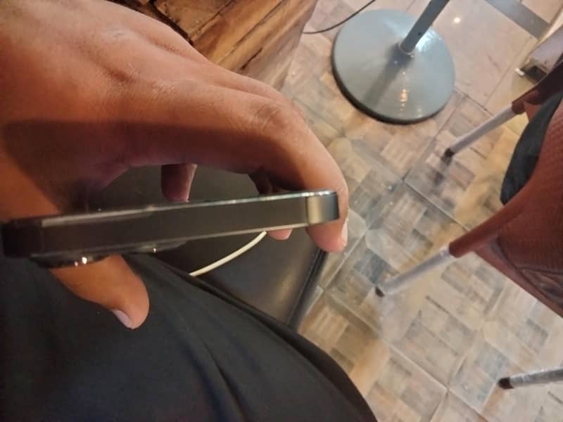 Apple iPhone 13 Pro Max 2
