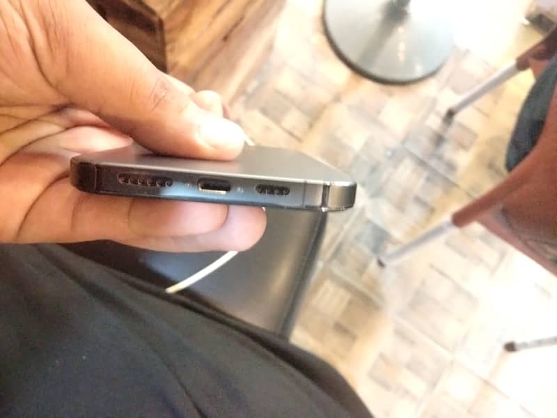 Apple iPhone 13 Pro Max 3