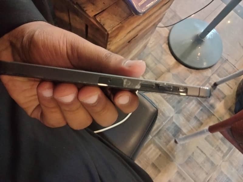 Apple iPhone 13 Pro Max 4