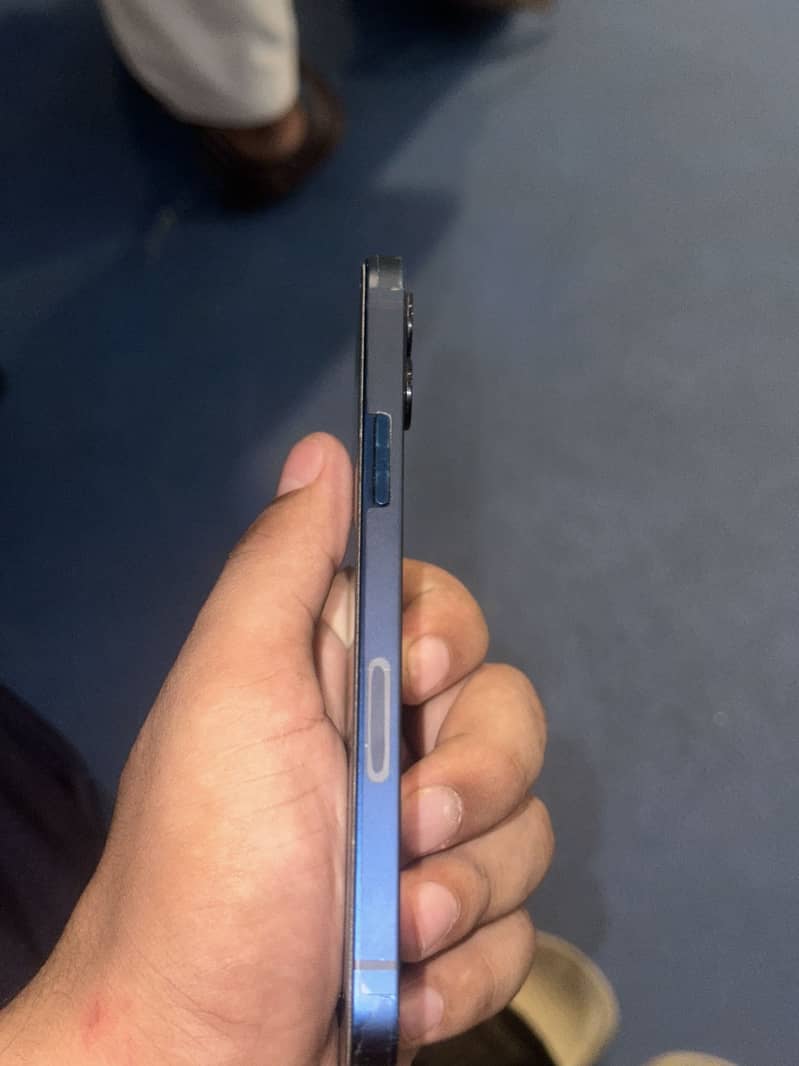Apple iPhone 12 2
