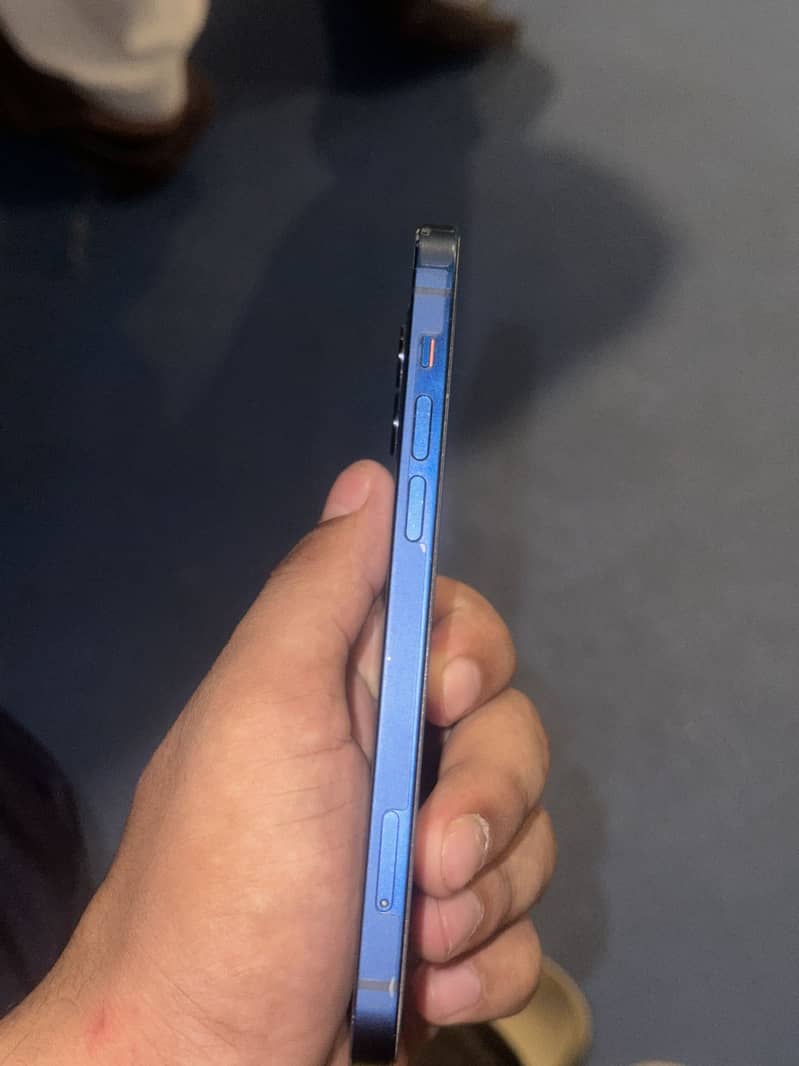Apple iPhone 12 3