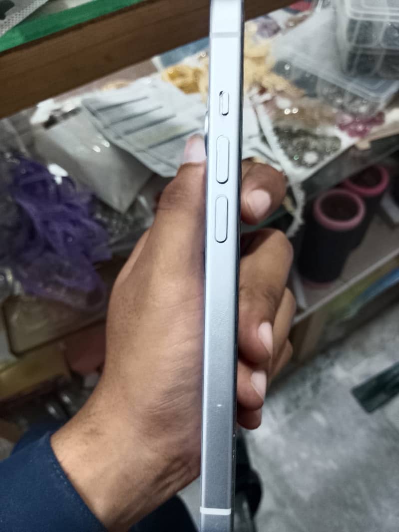 Apple iPhone 15 0