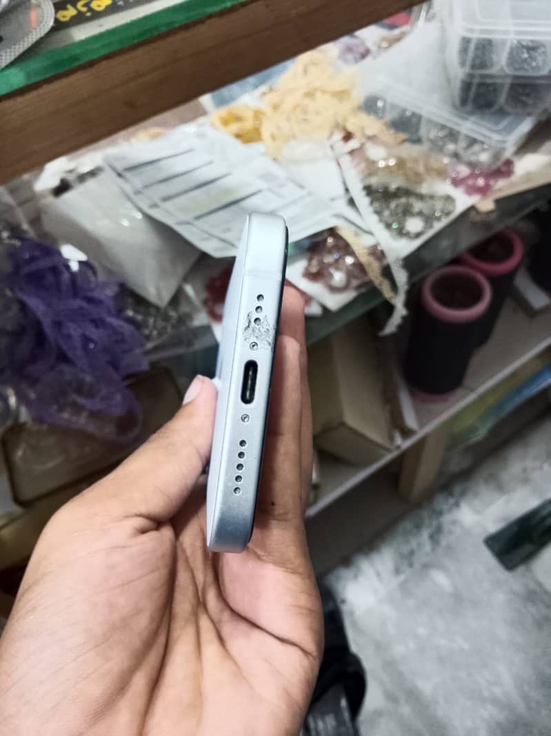 Apple iPhone 15 3