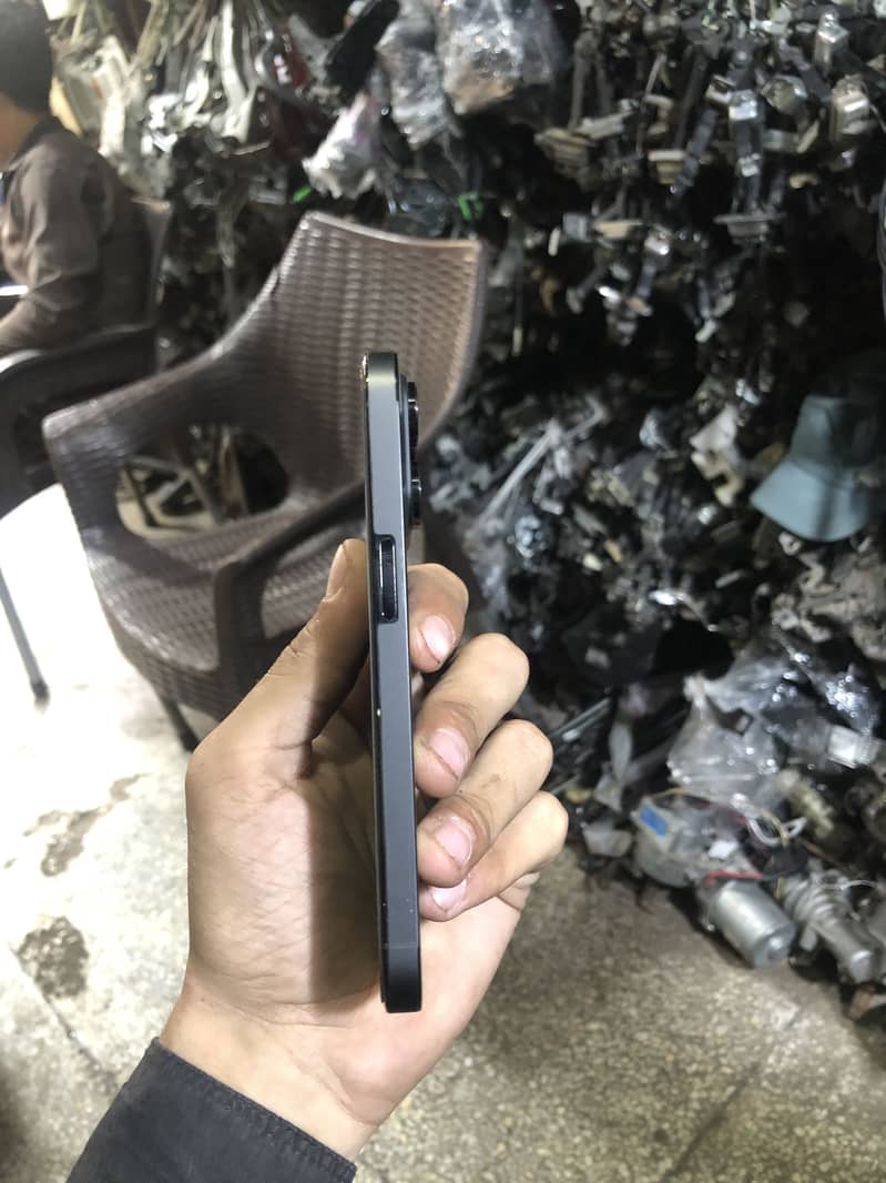 Apple iPhone 14 Pro 2