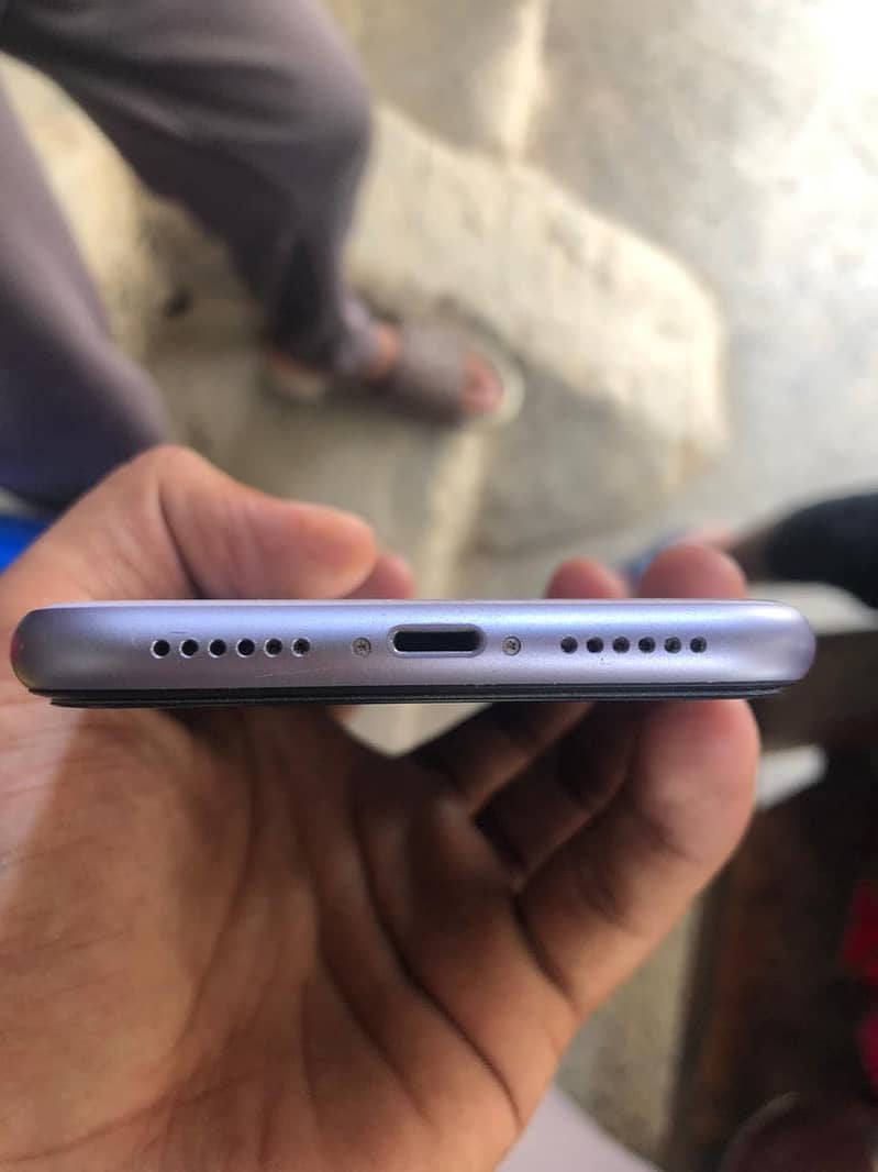 Apple iPhone 11 5