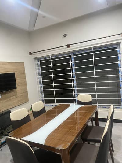 dinning table and chairs set